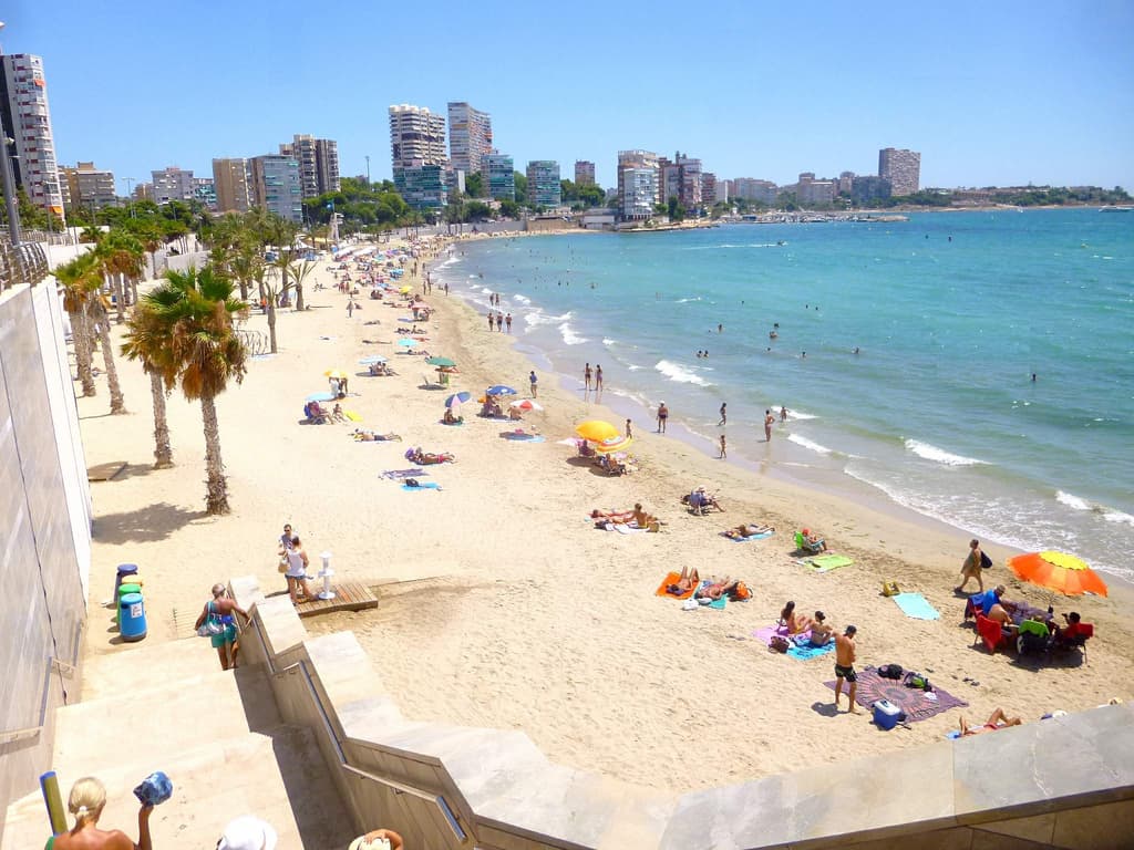 La Albufereta Alicante – beach and apartments