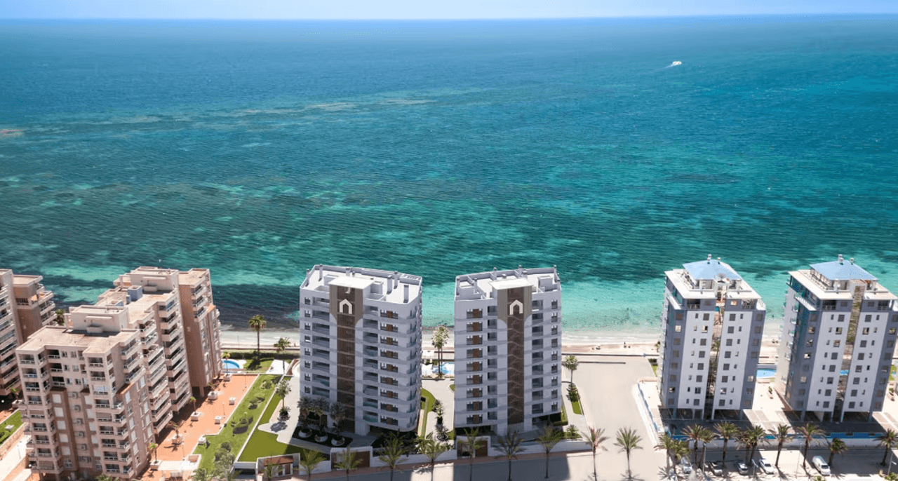 1-bedroom apartment with terrace, communal pool and sea views in La Manga (ref. HP21537)