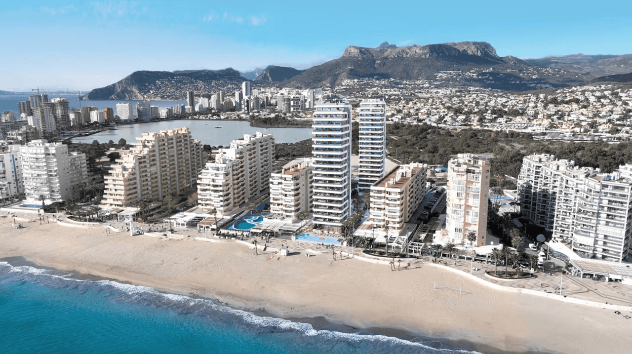 Apartament z 2 sypialniami, tarasem i widokiem na morze w Calpe (ref. HP22101)
