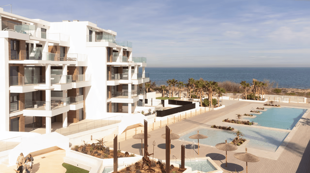 New build penthouse with solarium and terrace by the beach in Dénia – new developments Spain