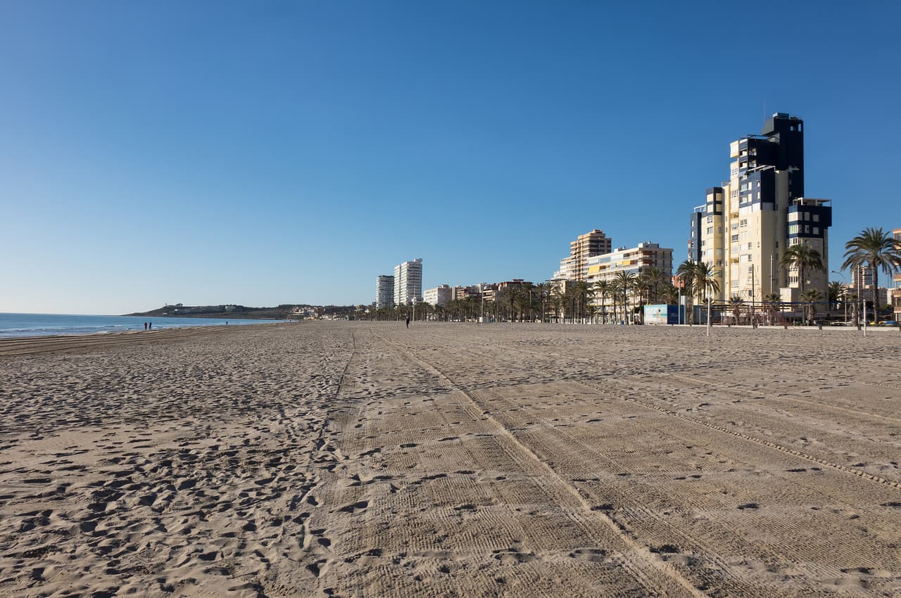 Playa de San Juan w Alicante
