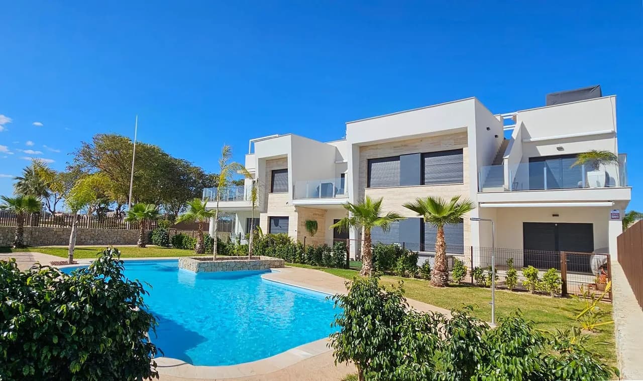 Zdjęcie nieruchomości w Torre de la Horadada, Costa Blanca Południe – Apartament z 2 sypialniami i ogrodem w Torre de la Horadada (1)