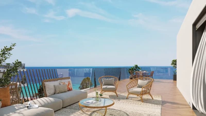 Zdjęcie nieruchomości w Villajoyosa, Costa Blanca Północ – Dwupoziomowy penthouse z 3 sypialniami, przestronnym tarasem i solarium w Villajoyosa (1)
