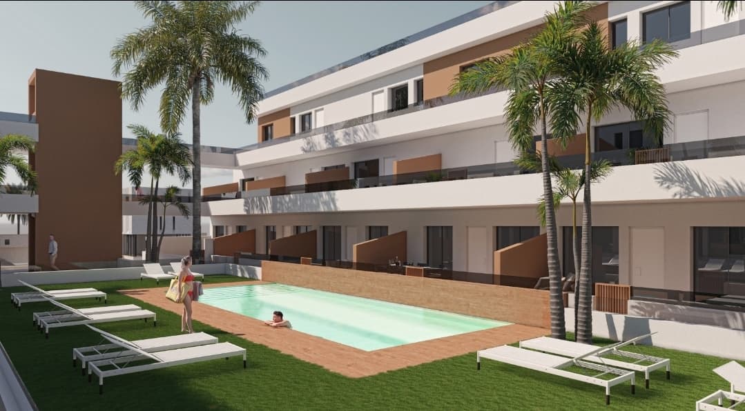 Zdjęcie nieruchomości w Pilar de la Horadada, Costa Blanca Południe – Penthouse z 2 sypialniami, tarasem, solarium i wspólnym basenem w Pilar de la Horadada (1)