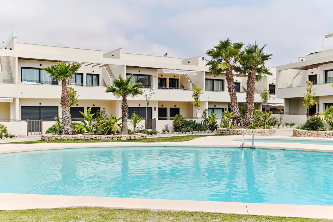 Zdjęcie nieruchomości w Torrevieja, Costa Blanca Południe – Penthouse z 2 sypialniami, solarium i widokiem na morze w Torrevieja (1)