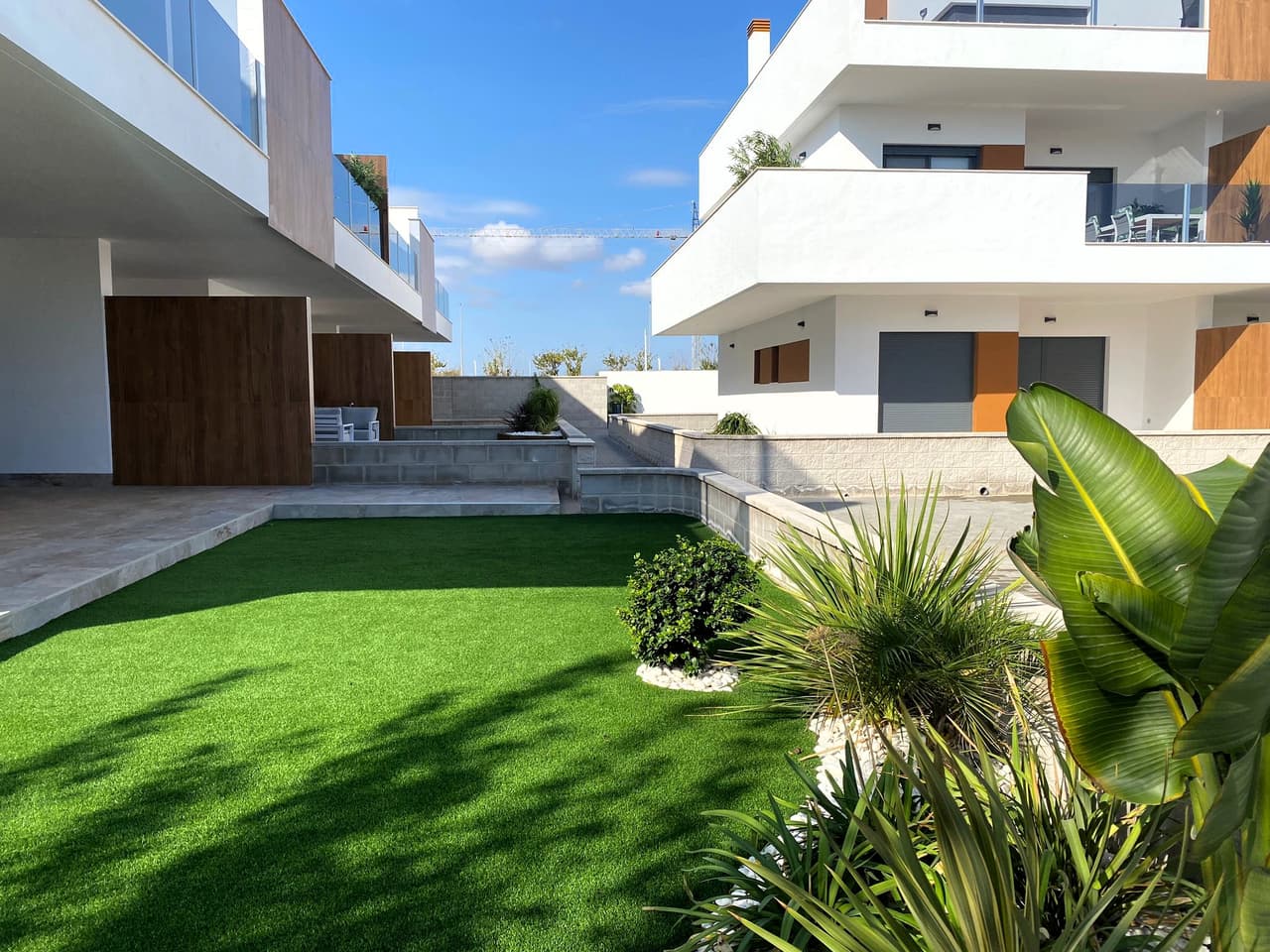 Zdjęcie nieruchomości w Pilar de la Horadada, Costa Blanca Południe – Bungalow z 2 sypialniami, ogrodem i wspólnym basenem w Pilar de la Horadada (1)