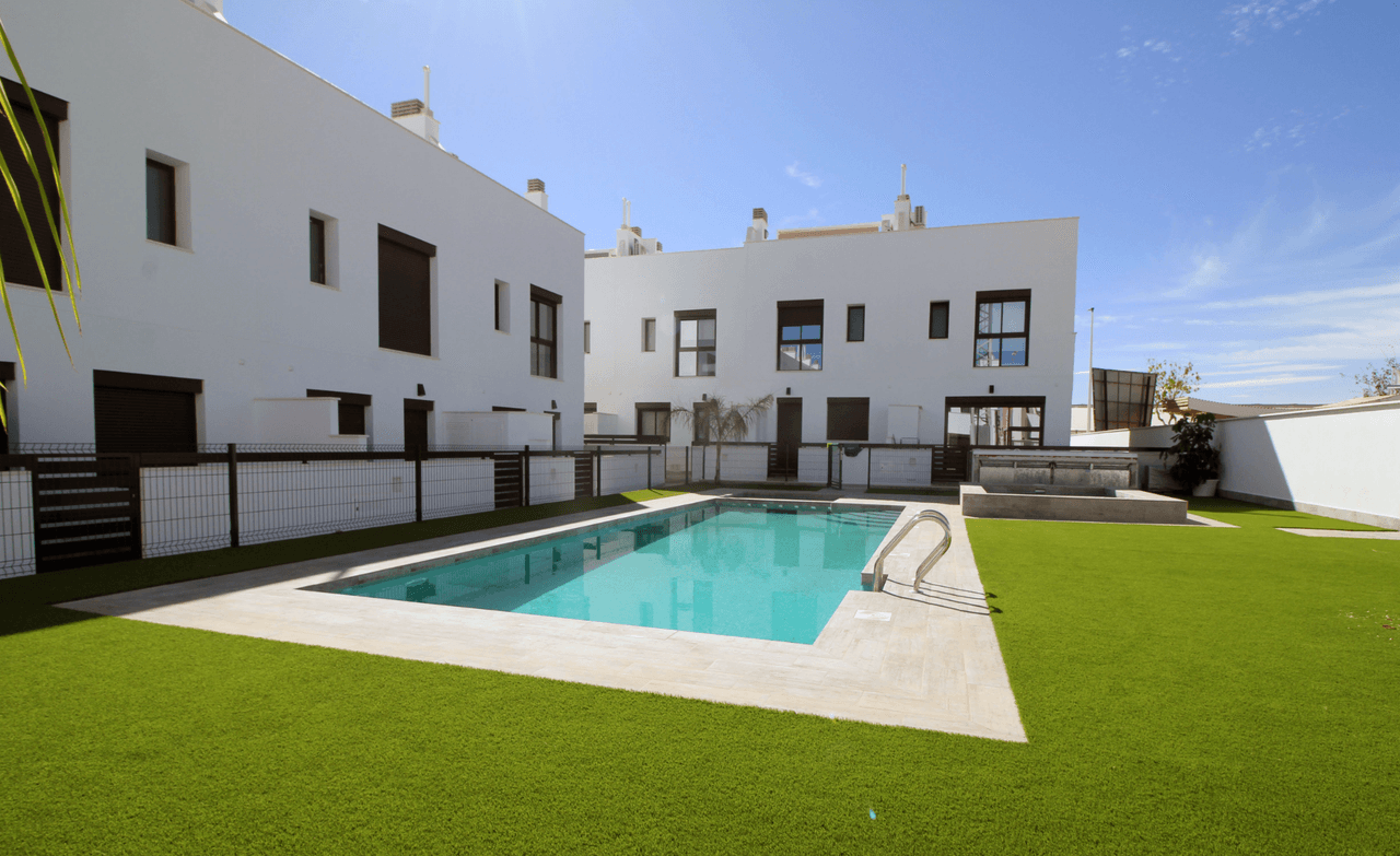 Zdjęcie nieruchomości w Pilar de la Horadada, Costa Blanca Południe – Dom z 3 sypialniami, solarium i ogrodem w Pilar de la Horadada (1)