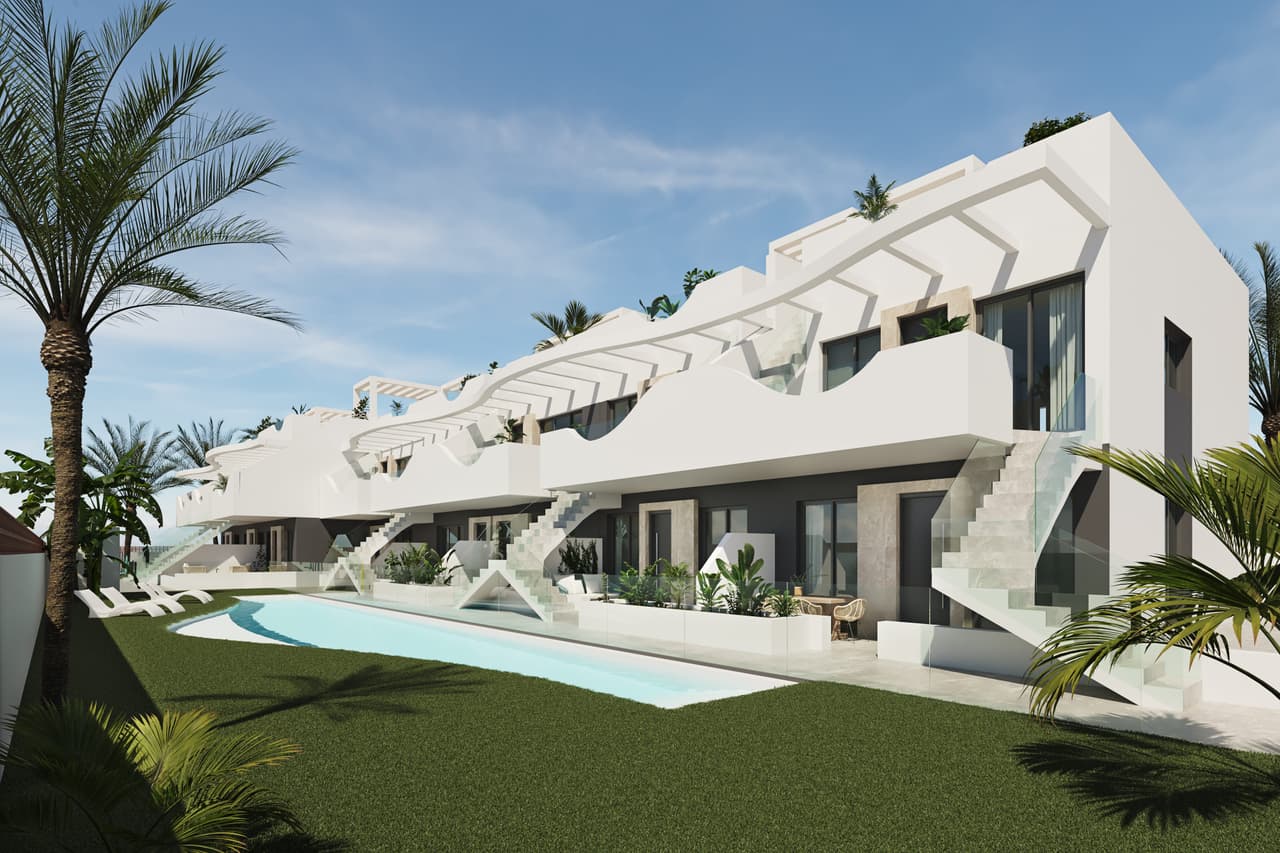 Zdjęcie nieruchomości w Pilar de la Horadada, Costa Blanca Południe – Apartament narożny z 3 sypialniami, przestronnym ogrodem i wspólnym basenem w Pilar de la Horadada (1)