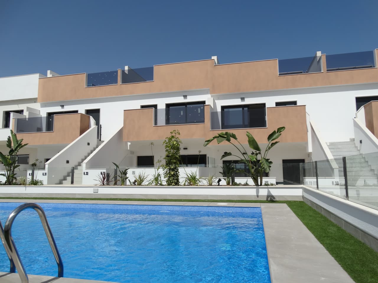 Zdjęcie nieruchomości w Pilar de la Horadada, Costa Blanca Południe – Apartament parterowy z 2 sypialniami, ogrodem i wspólnym basenem w Pilar de la Horadada (1)