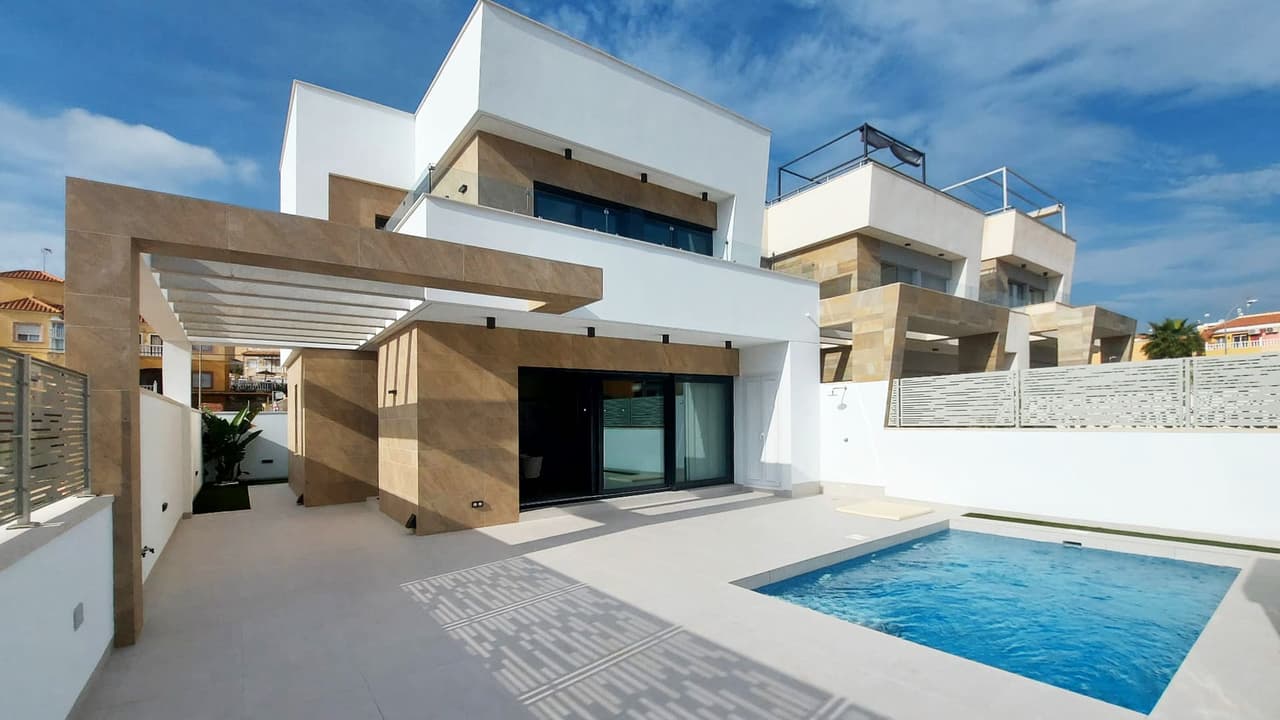 Zdjęcie nieruchomości w San Miguel de Salinas, Costa Blanca Południe – Willa z 3 sypialniami, solarium i prywatnym basenem w San Miguel de Salinas (1)