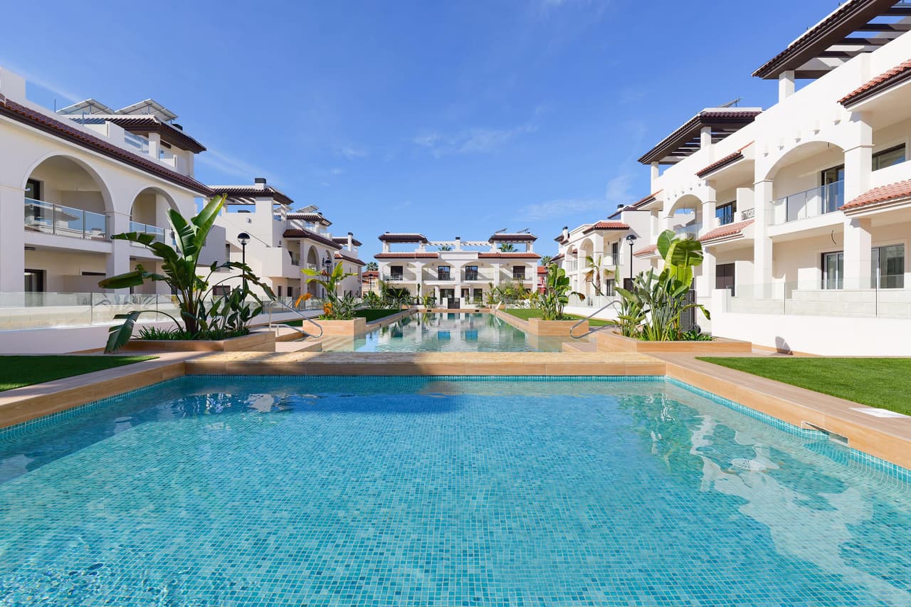 Zdjęcie nieruchomości w Quesada, Costa Blanca Południe – Apartament z 2 sypialniami, ogrodem i wspólnym basenem w Quesada (1)