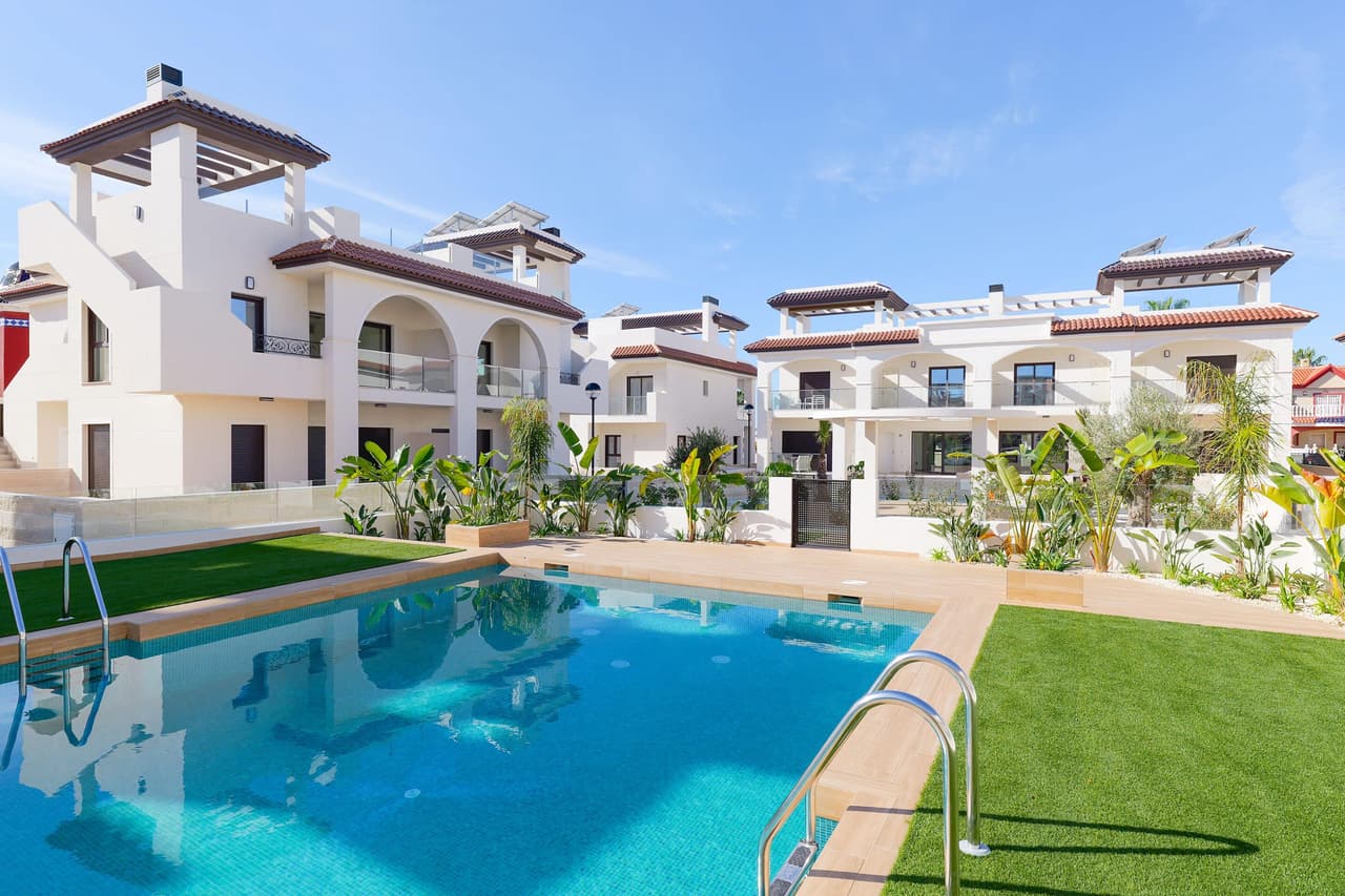 Zdjęcie nieruchomości w Quesada, Costa Blanca Południe – Penthouse z 2 sypialniami, solarium i wspólnym basenem w Quesada (1)