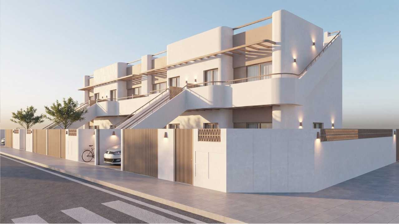 Zdjęcie nieruchomości w Pilar de la Horadada, Costa Blanca Południe – Apartament parterowy z 2 sypialniami, ogrodem i prywatnym basenem w Pilar de la Horadada (1)