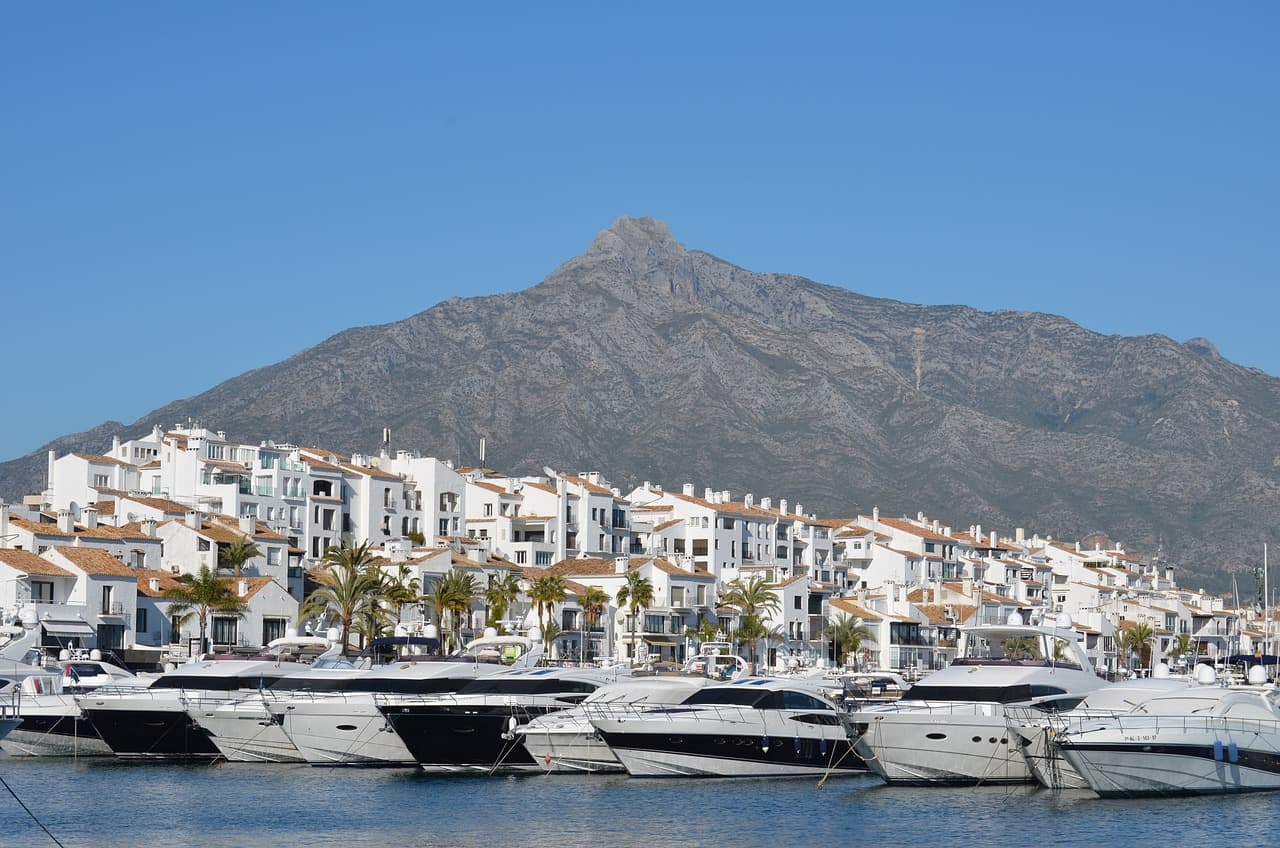 Dlaczego Costa del Sol Pozostaje Atrakcyjna dla Inwestorów?