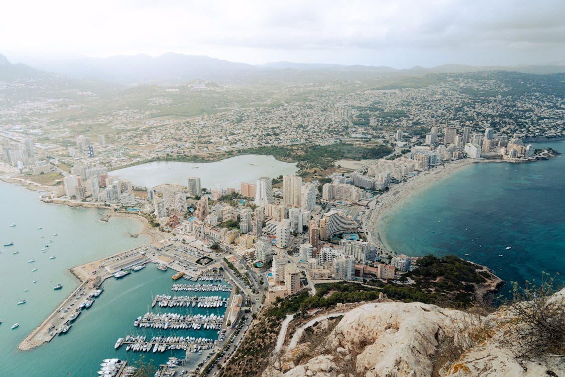 Nieruchomość jako drugi dom – jak wygląda życie na Costa Blanca?