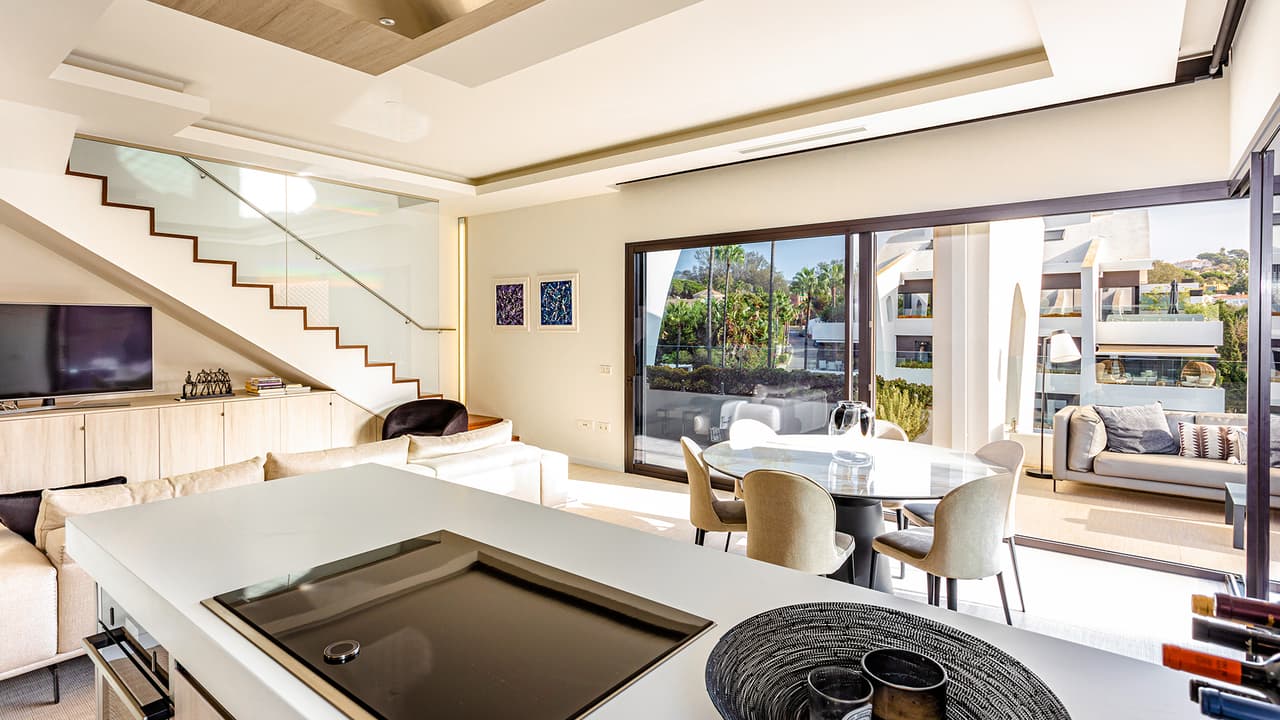Zdjęcie nieruchomości w Marbella, Costa del Sol – Umeblowany Penthouse z 3 sypialniami w Marbelli (1)