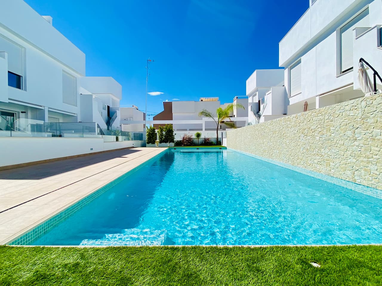Zdjęcie nieruchomości w Pilar de la Horadada, Costa Blanca Południe – Penthouse z 2 sypialniami, solarium i wspólnym basenem w Pilar de la Horadada (1)