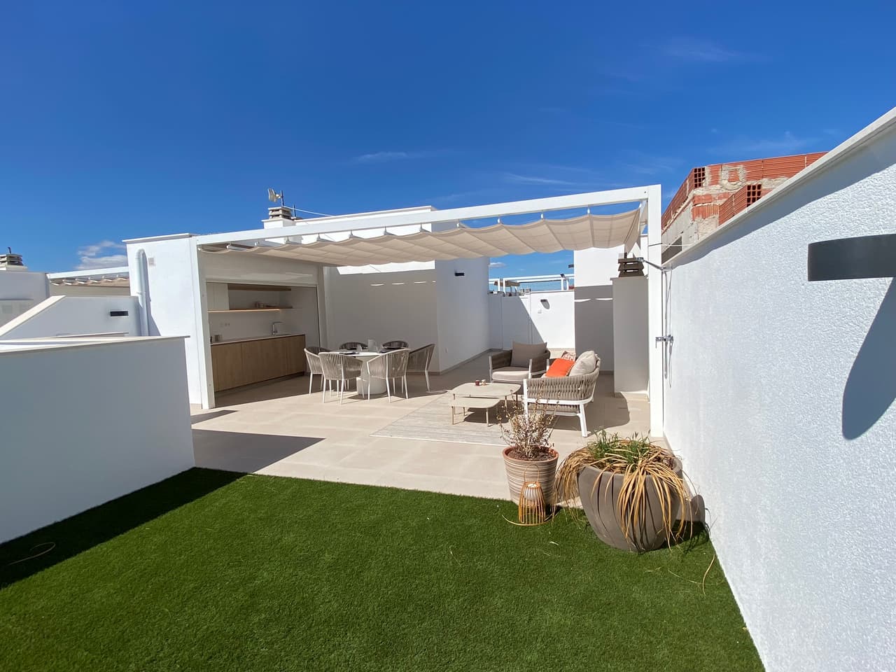 Zdjęcie nieruchomości w Pilar de la Horadada, Costa Blanca Południe – Penthouse z 3 sypialniami, solarium i wspólnym basenem w Pilar de la Horadada (1)