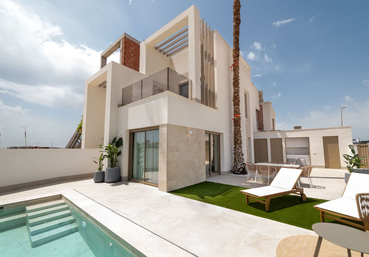 Zdjęcie nieruchomości w Quesada, Costa Blanca Południe – Willa z 3 sypialniami, solarium, tarasem i prywatnym basenem w Quesada (1)